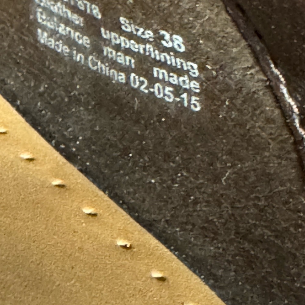 Red Clogs - Picture 13 of 13